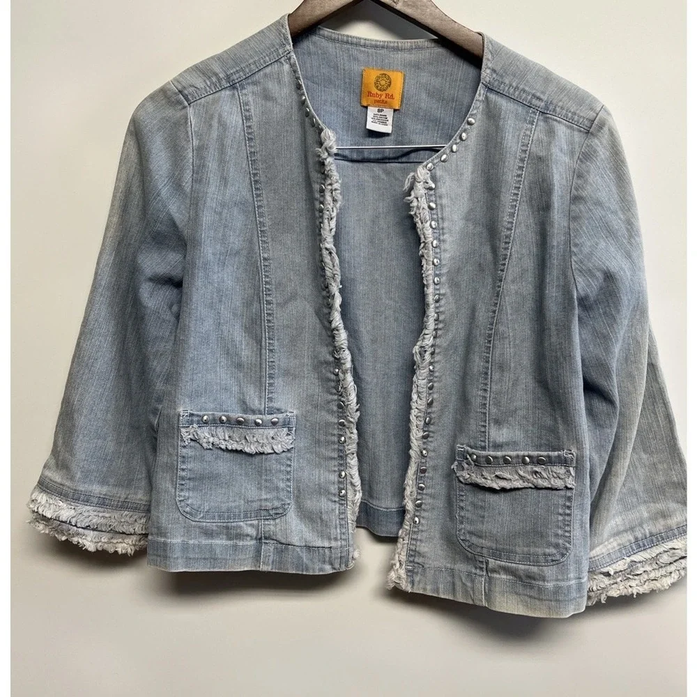 Womens Light Wash Denim Jacket Studded Fray Trim Sz 8 P Short‎ Boho Western